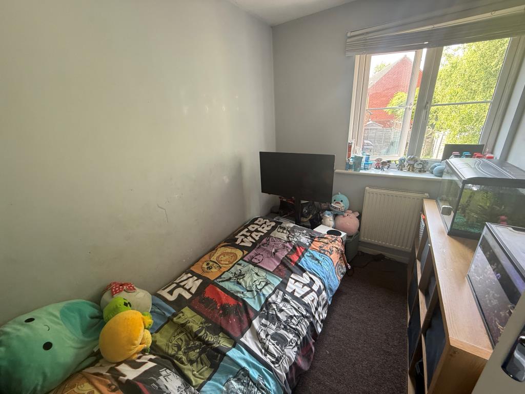 Lot: 94 - SEMI-DETACHED HOUSE FOR INVESTMENT - Bedroom two